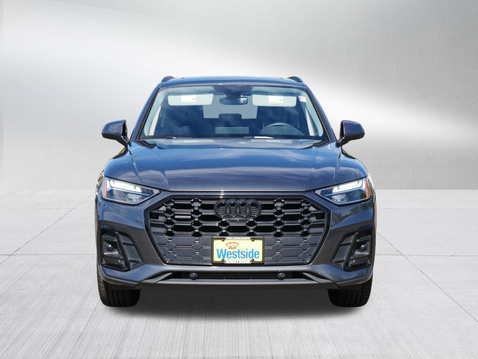 Used 2023 Audi Q5 2.0T Premium Plus w/ Premium Plus Package AWD/4WD image 2