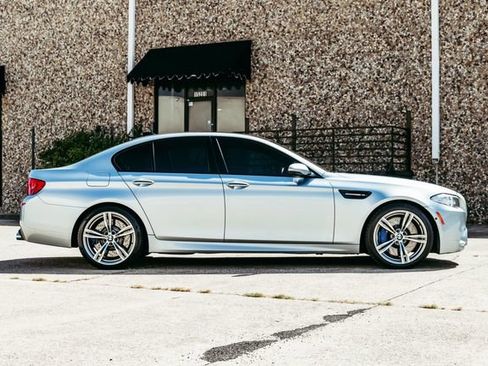 Used 2013 BMW M5 RWD image 12