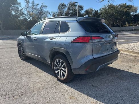 Used 2024 Toyota Corolla Cross XLE image 4