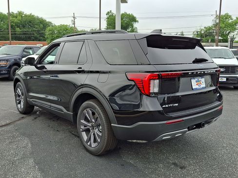New 2026 Ford Explorer Active w/ Active Comfort Package AWD/4WD image 3