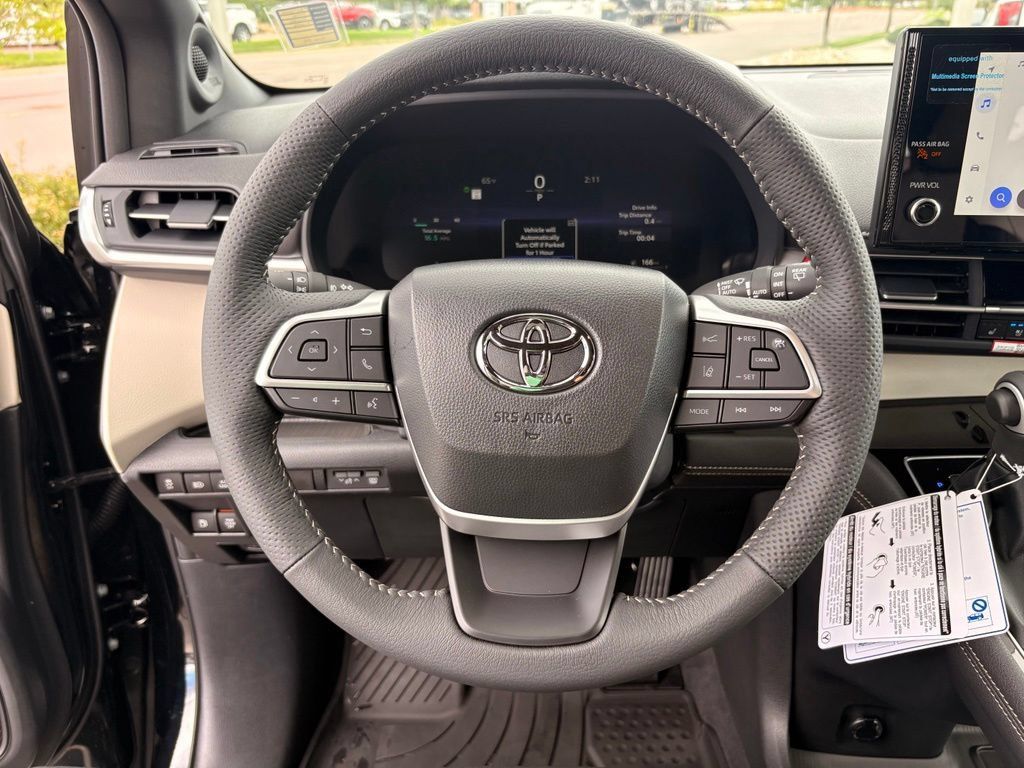 Used 2026 Toyota Sienna Platinum AWD/4WD image 18