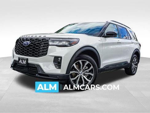 Used 2025 Ford Explorer ST-Line image 1