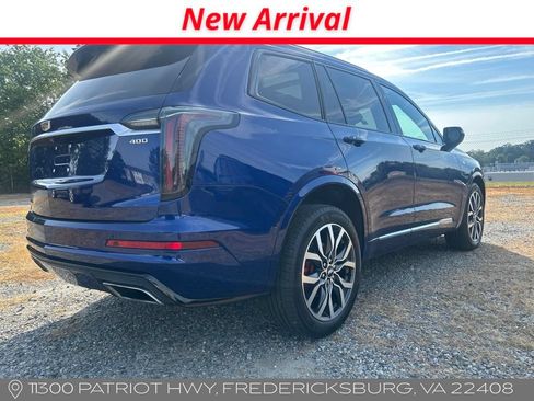 Used 2023 Cadillac XT6 Sport w/ Technology Package AWD/4WD image 3