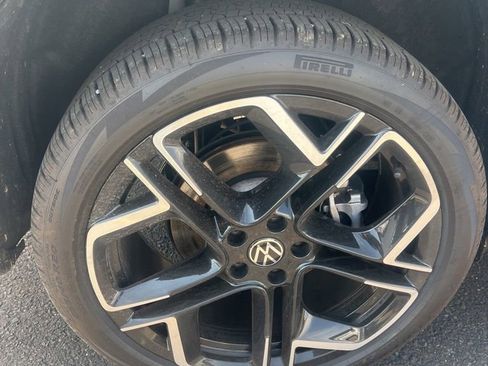 Used 2026 Volkswagen Tiguan SEL R-Line image 11