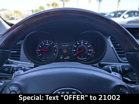 Used 2016 Kia K900 Luxury image 30