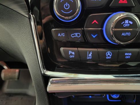 Used 2020 Jeep Grand Cherokee Laredo w/ Quick Order Package 2BN North image 10