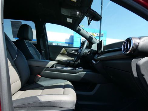 Used 2025 Chevrolet Equinox LT w/ Convenience Package II AWD/4WD image 14