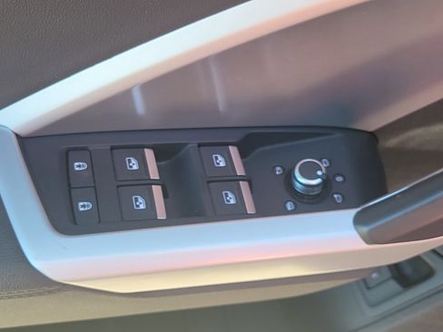 Used 2024 Audi Q3 2.0T Premium image 24