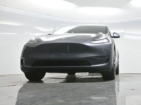 Used 2021 Tesla Model Y Long Range AWD/4WD image 47