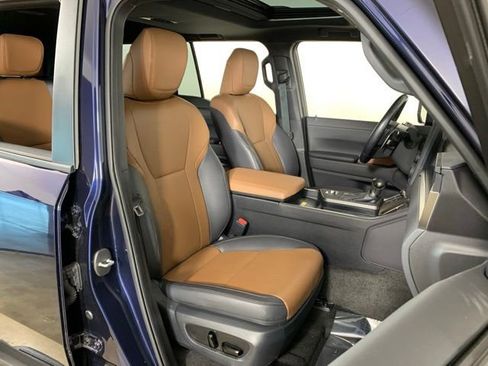 Used 2024 Lexus GX 550 w/ Cold Area Package AWD/4WD image 40