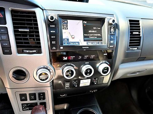 Used 2013 Toyota Sequoia Platinum AWD/4WD image 31