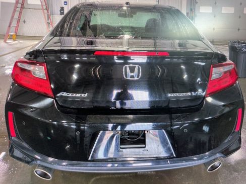 Used 2016 Honda Accord Touring image 2