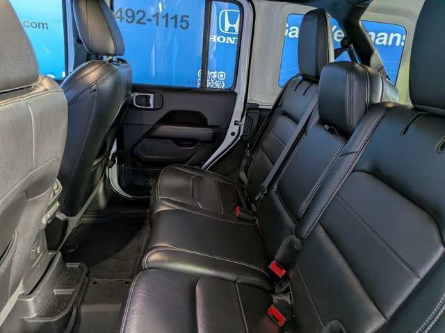 Used 2020 Jeep Wrangler Unlimited Sahara AWD/4WD image 18