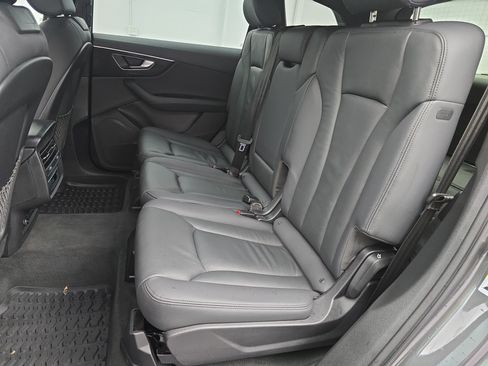 Used 2023 Audi Q7 2.0T Premium w/ Convenience Package AWD/4WD image 17