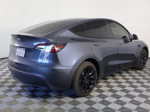Used 2021 Tesla Model Y Long Range image 4