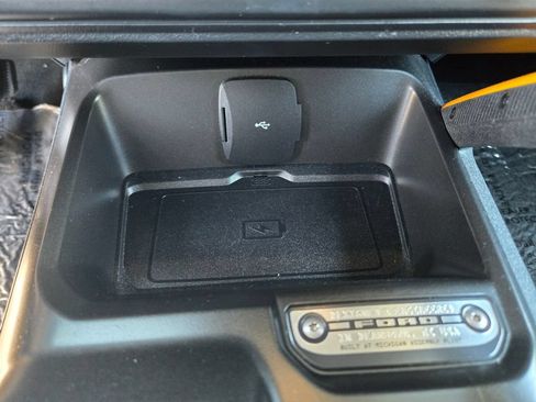 Used 2023 Ford Bronco Badlands AWD/4WD image 15
