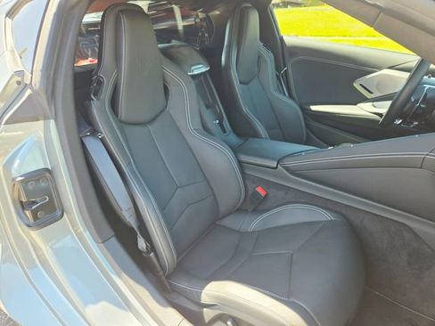 Used 2023 Chevrolet Corvette Stingray Preferred Cpe w/ Z51 Performance Package RWD image 17