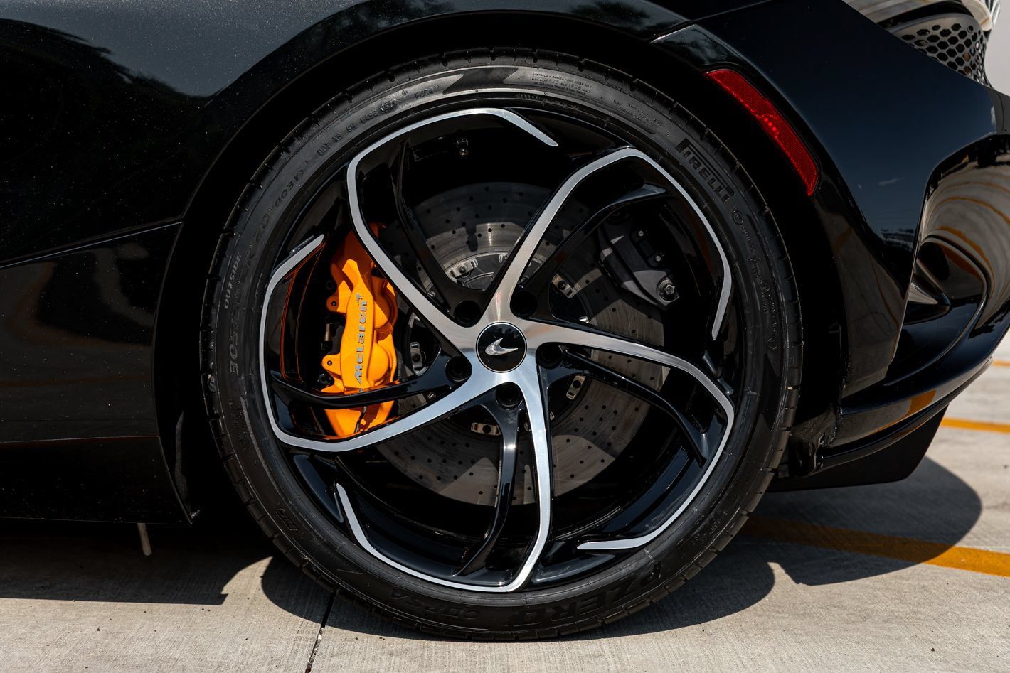 Used 2024 McLaren 750S RWD image 17