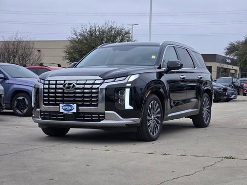 Used 2025 Hyundai Palisade Calligraphy image 3