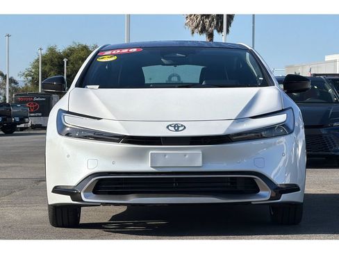 Used 2026 Toyota Prius Plug-In Hybrid FWD image 8