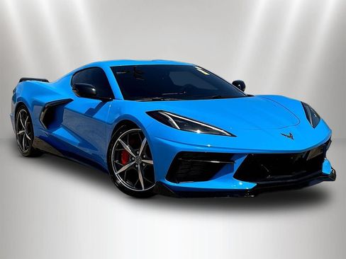 Used 2023 Chevrolet Corvette Stingray Premium Cpe w/ Z51 Performance Package RWD image 3