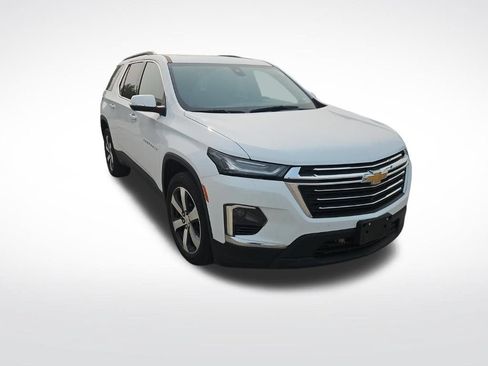Used 2023 Chevrolet Traverse LT w/ LT Premium Package AWD/4WD image 4
