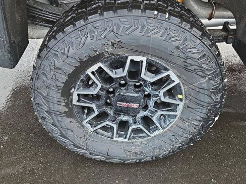 New 2026 GMC Sierra 2500 AT4X w/ Snow Plow Prep/Camper Package AWD/4WD image 7