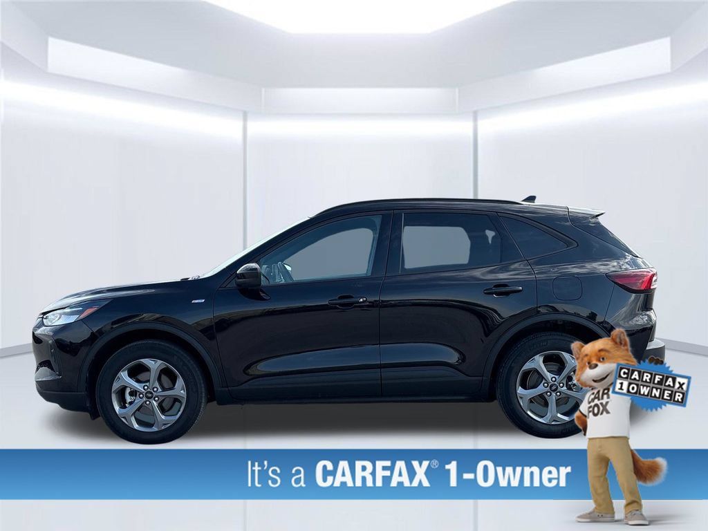 Used 2025 Ford Escape ST-Line Select AWD/4WD image 3