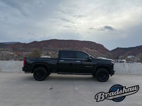 Used 2023 Chevrolet Silverado 2500 High Country w/ Z71 Off-Road Package image 3