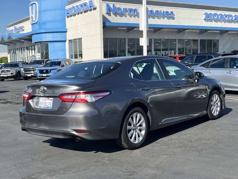 Used 2018 Toyota Camry LE image 24