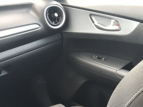 Used 2023 Kia Forte LXS w/ LXS Technology Package image 15