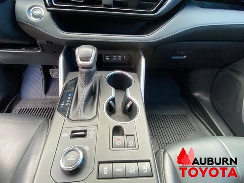 Used 2022 Toyota Highlander XSE AWD/4WD image 46