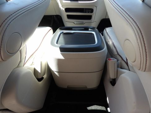 Used 2020 Chrysler Pacifica Limited FWD image 21