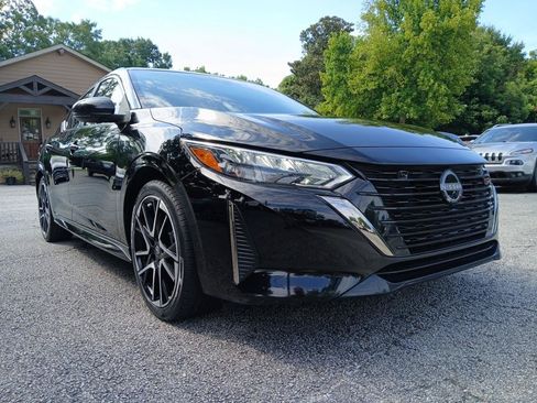 Used 2024 Nissan Sentra SR FWD image 4