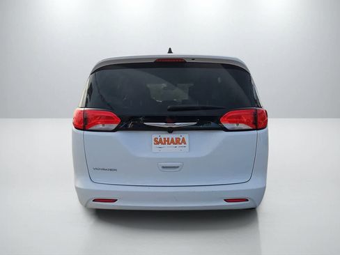 Used 2023 Chrysler Voyager LX FWD image 10