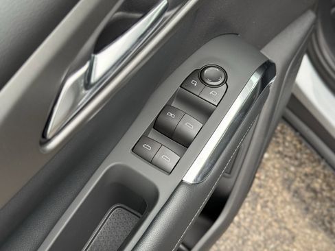 New 2026 Chevrolet Traverse LT image 12