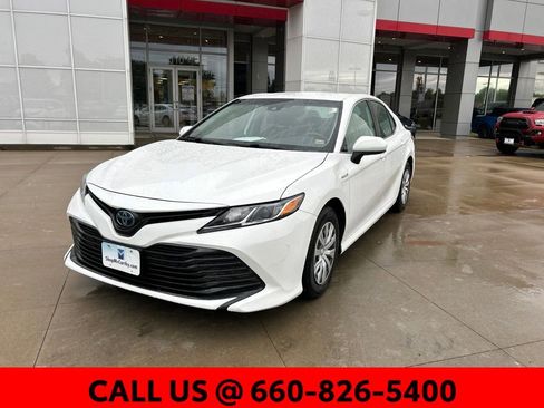 Used 2020 Toyota Camry LE FWD image 2