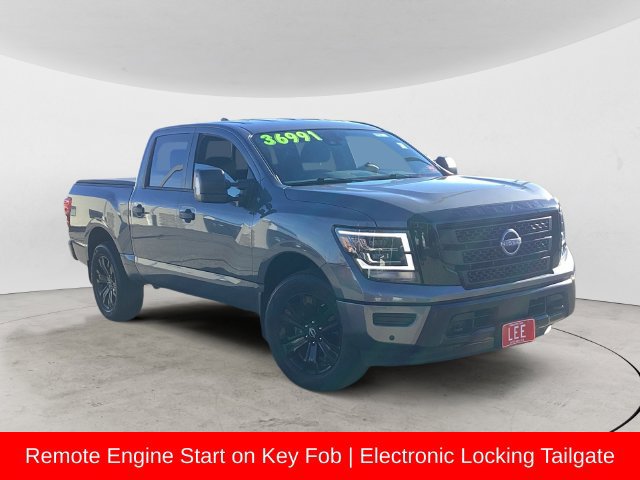 Used 2023 Nissan Titan SV w/ SV Convenience Package AWD/4WD image 7