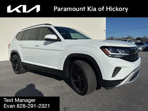 Used 2023 Volkswagen Atlas SE image 3