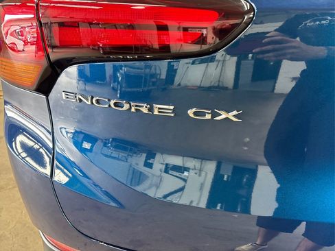 Used 2021 Buick Encore GX Select image 15