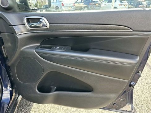 Used 2018 Jeep Grand Cherokee Limited image 8