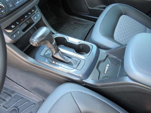 Used 2019 Chevrolet Colorado Z71 image 18