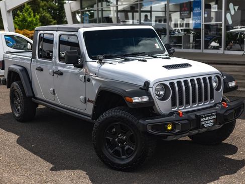 Used 2022 Jeep Gladiator Mojave w/ Trailer Tow Package AWD/4WD image 2