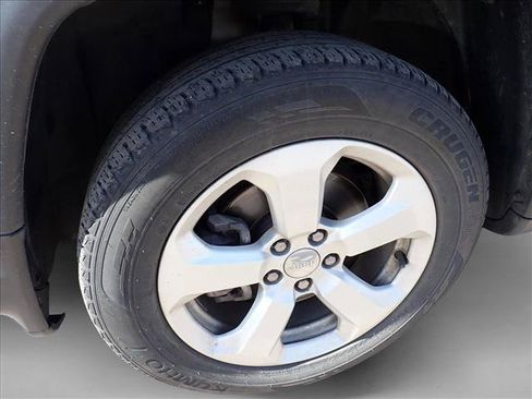 Used 2018 Jeep Compass Latitude w/ Popular Equipment Group AWD/4WD image 5