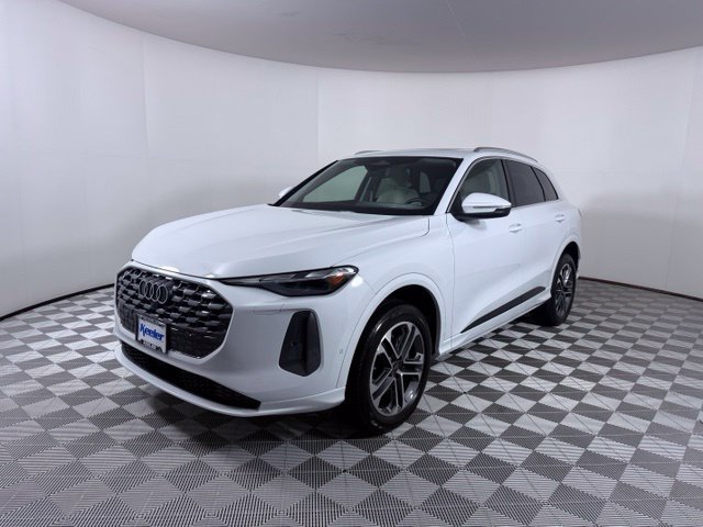 Certified 2025 Audi Q5 Premium w/ Convenience Package AWD/4WD image 3