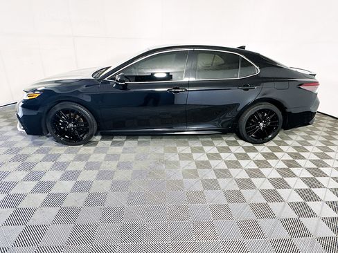 Used 2023 Toyota Camry XSE FWD image 6
