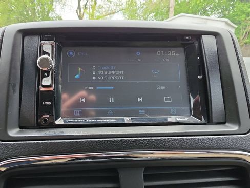Used 2015 Dodge Grand Caravan American Value Package FWD image 14