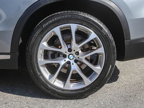 Certified 2024 BMW X5 xDrive40i w/ Premium Package AWD/4WD image 8