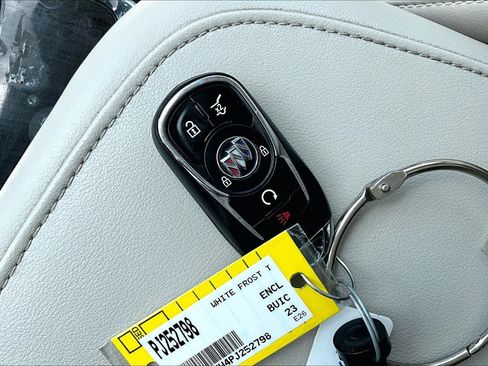 Used 2023 Buick Enclave Essence FWD image 15