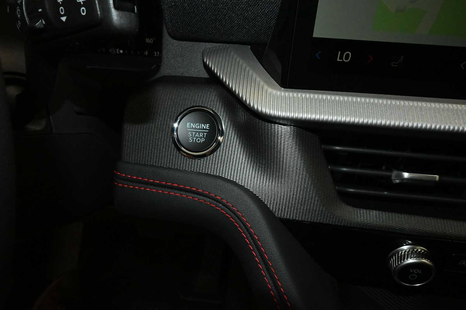 New 2026 Ford Explorer ST-Line AWD/4WD image 38